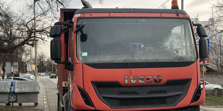 Vandalski napad na radnike Higijene: Dokle ide opoziciono ludilo? (VIDEO)