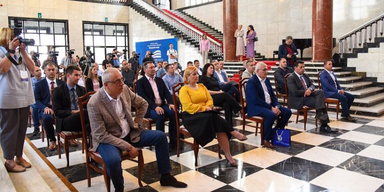 Višnjički potpisao ugovor za rekonstrukciju vodovodne mreže Mlinske ulice u Crepaji
