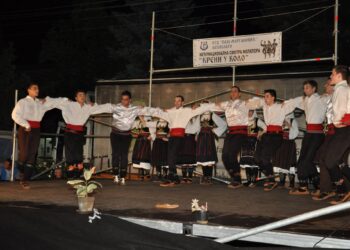 Smotra folklora „Kreni u kolo“ u Deliblatu