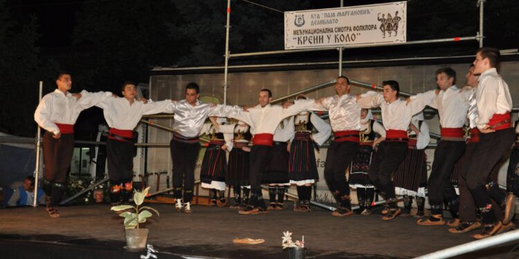 Smotra folklora „Kreni u kolo“ u Deliblatu