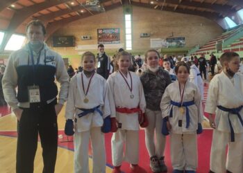Karate Klub Kovačica odličan na prvenstvu Vojvodine, treneru Vukeliću posebno priznanje