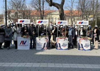 SNS Pančevo na gradskom trgu čestitao Međunarodni praznik žena 8. mart