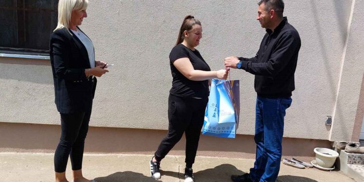 Opštinska uprava Opovo: Paketi za novorođene bebe