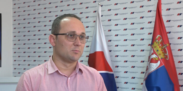 SNS Pančevo: Vandalizam i nasilje u pravnoj državi neće proći, pristojna Srbija će pobediti