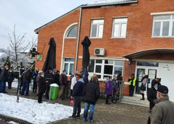 Vakcinacija bez zakazivanja u Gradu Pančevu počela u Jabuci, odziv građana na visokom nivou