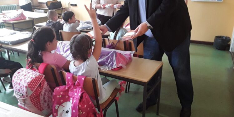 KOVAČICA: Rančevi za prvake i nagrade za najbolje učenike