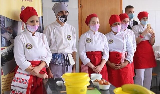 Troje učenika iz Pančeva plasiralo se na završno takmičenje u poslastičarstvu