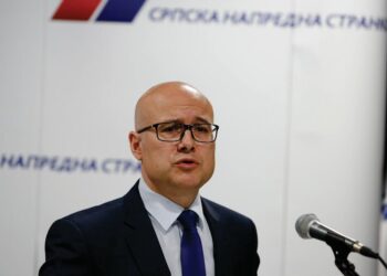Monstruozne pretnje gradonačelniku Novog Sada Milošu Vučeviću i njegovoj porodici