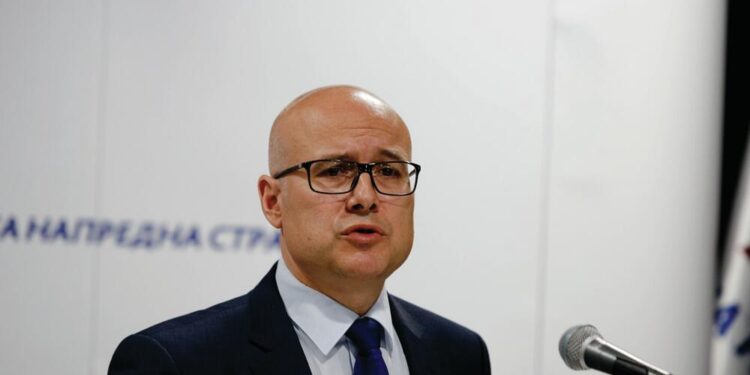 Monstruozne pretnje gradonačelniku Novog Sada Milošu Vučeviću i njegovoj porodici