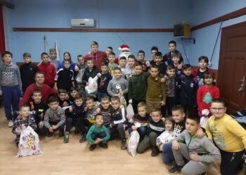 FK Dolovo: koktel i novogodišnji paketići za polaznike škole fudbala