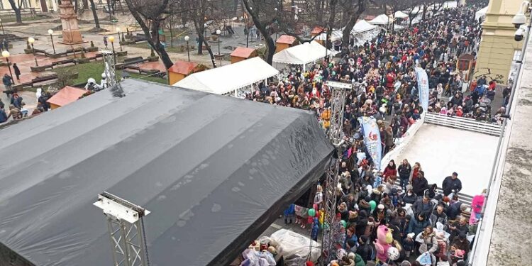 U Pančevu podeljeno više od 8.000 novogodišnjih paketića deci