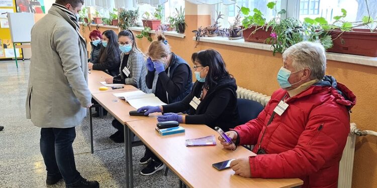 Na birališta u Pančevu do 12 sati izašlo 8,51% građana s pravom glasa