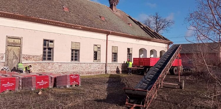 Obnavlja se škola koju je pohađao Pupin