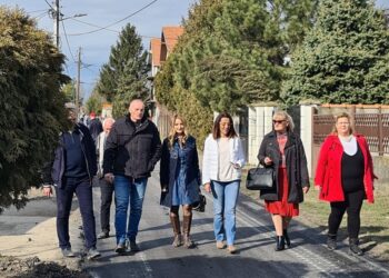 Završava se asfaltiranje ulica u Kačarevu, nastavlja se u Banatskom Brestovcu i Jabuci