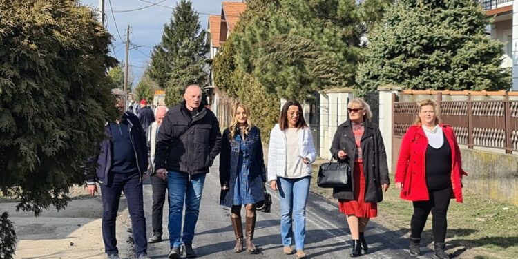 Završava se asfaltiranje ulica u Kačarevu, nastavlja se u Banatskom Brestovcu i Jabuci
