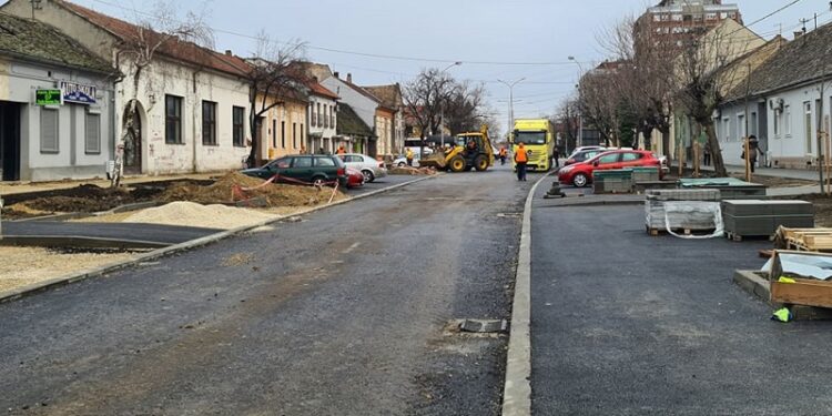 Asfaltiranje prvog dela Ulice Cara Lazara 14. marta