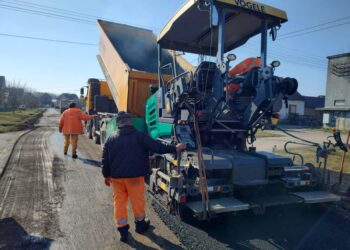 Počelo asfaltiranje Ulice JNA u Jabuci