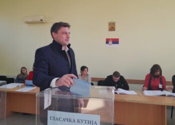 Gradonačelnik Pančeva Aleksandar Stevanović glasao je na svom biračkom mestu