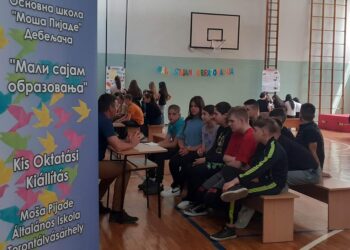 Mali sajam obrazovanja u školi u Debeljači
