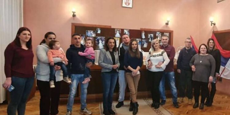 Vitman sa mladim bračnim parovima u Dolovu: Uskoro vrtić pri školi, Pančevo sprovodi soccijalno odgovornu politiku