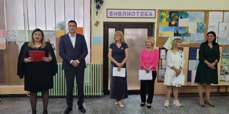 Gradonačelnik Pančeva poželeo prvacima srećan polazak u školu