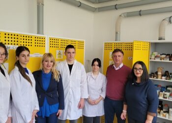 Sredstvima Grada Pančeva do novih ormana za pripremnu laboratoriju u Tehničkoj školi