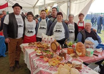 Prva nagrada za Društvo iz Skorenovca na Festivalu kobasice i rakije u Mađarskoj