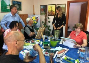 Predstavnici Grada Pančeva posetili korisnike Kluba za odrasla i stara lica na Tesli