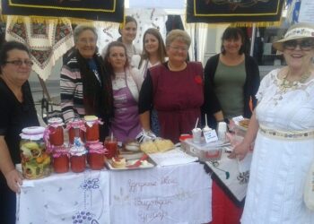 Zlatne ruke koje čuvaju tradiciju – Udruženje žena Vidovdan u Crepaji