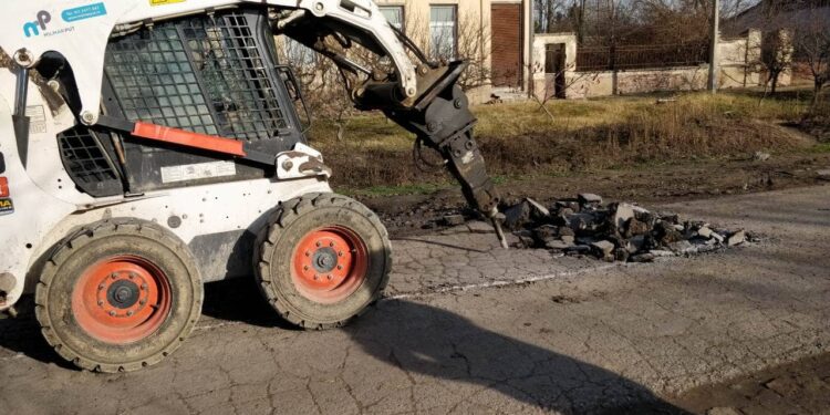 Sanacija udarnih rupa u Plandištu