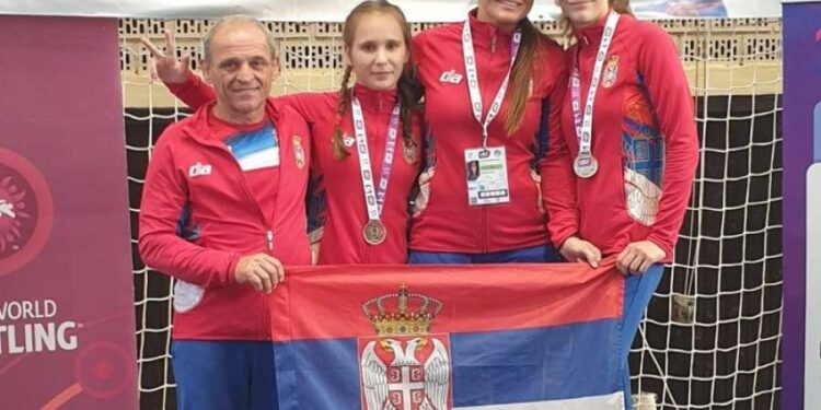 Četiri medalje za pančevačke đake u rvanju na “Školarijadi”