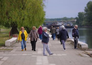Penzioneri u Pančevu koriste svoje vreme za šetnju
