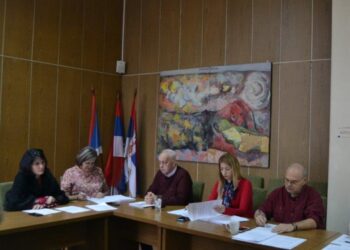 Saniranje štete na krovu u školi u Kovinu