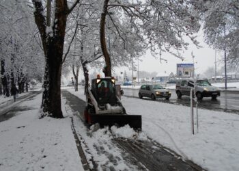 Radnici Higijene čiste sneg punom parom