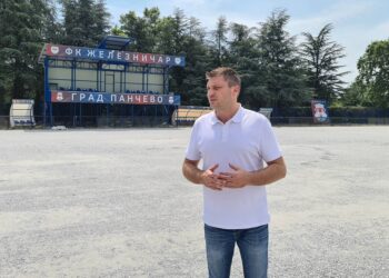 Gradonačelnik Pančeva obišao radove na fudbalskom terenu SC “Mladost”
