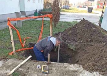 Postavljen hidrant u centru Barande