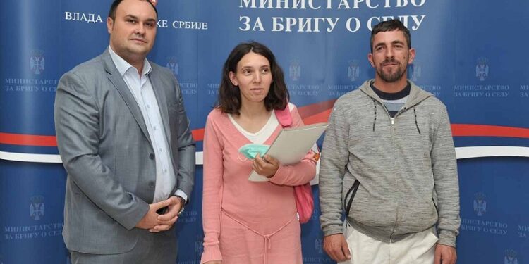 Ministarstvo za brigu o selu: Bespovratna sredstva za kupovinu kuće sa okućnicom za porodicu iz Barande