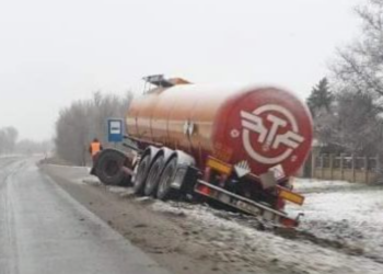 Šleper skliznuo sa puta u Banatskom Novom Selu