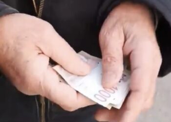 Opozicija plaća građanima potpise podrške za izbore u Sečnju (VIDEO)