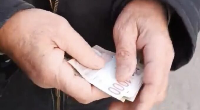 Opozicija plaća građanima potpise podrške za izbore u Sečnju (VIDEO)