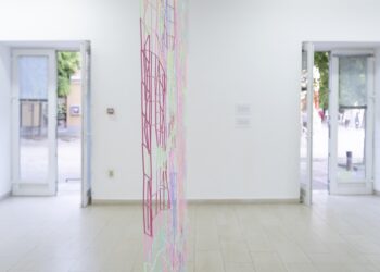 Vođenje kroz izložbene postavke 20. Bijanala umetnosti u Pančevu
