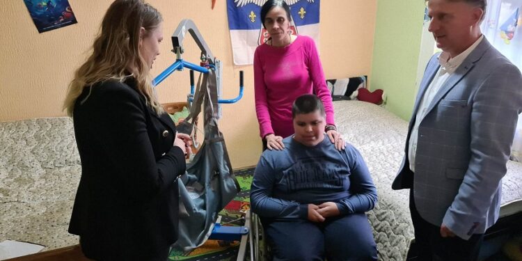 “Čepom do osmeha”: Električno pomagalo za dečaka u Pančevu