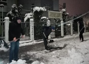 MZ Mladost apeluje na građane da savesno parkiraju vozila kako bi Zimska služba mogla da očisti ulice od snega