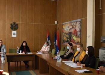 KOVIN: Donet Pravilnik o besplatnom prevozu srednjoškolaca