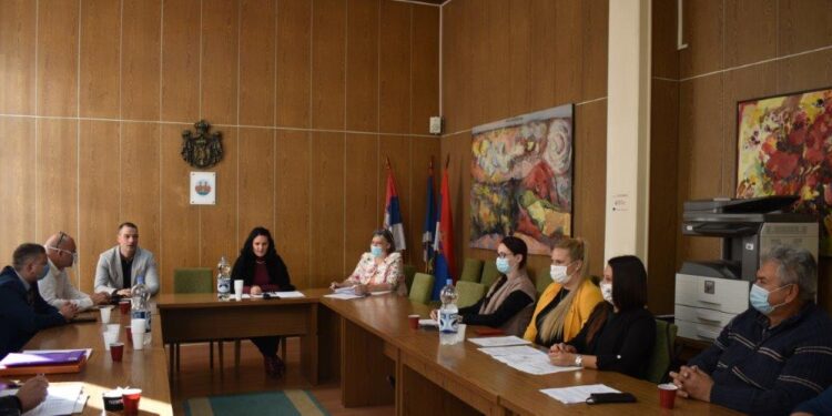 KOVIN: Donet Pravilnik o besplatnom prevozu srednjoškolaca