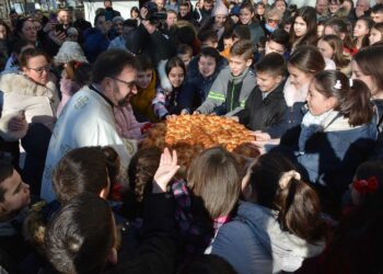 Božić u Opovu: Zlatnici za Uroša, Lanu i Saru