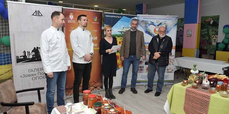 Miholjski susreti sela u Opovu: Održana novogodišnja teglica i zimski prodajni vašar
