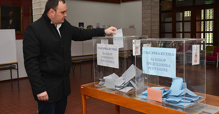 U Opštini Opovo izlaznost do 10 časova 11.62%, glasali Markov i Tasić