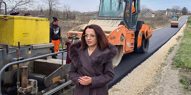 Projektom javno-privatnog partnerstva Dolovo dobilo 6 kilometara puteva
