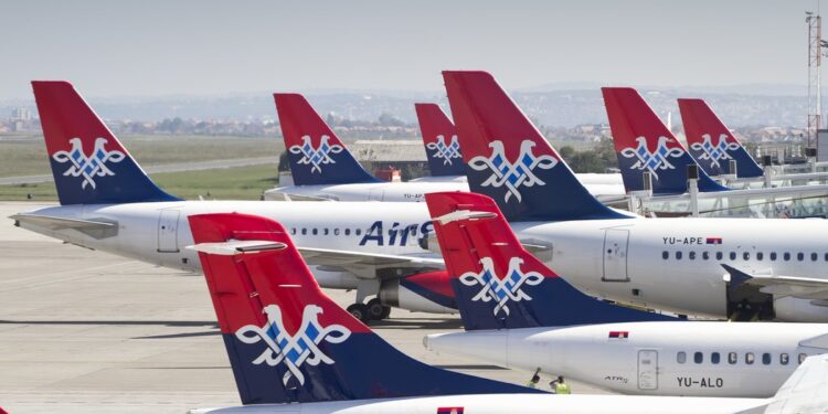 Evakuisani svi građani Srbije sa aerodroma i graničnih prelaza